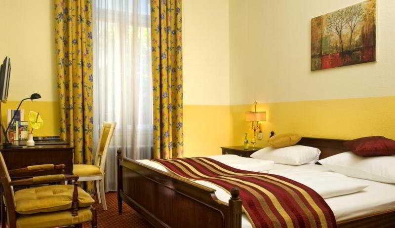 Grand City Hotel Berlin Zentrum Esterno foto